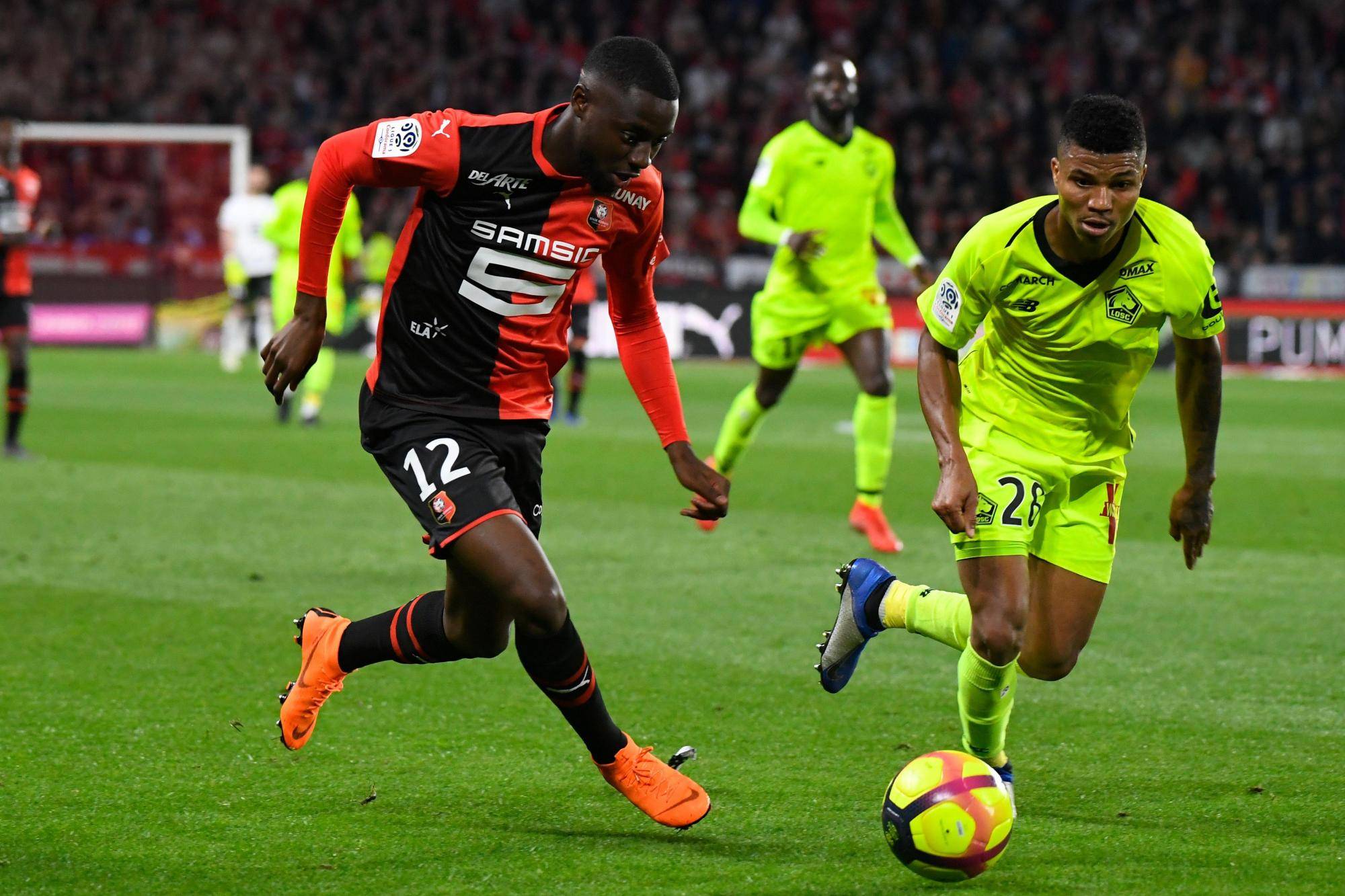 里尔主场取胜，稳居法甲榜首