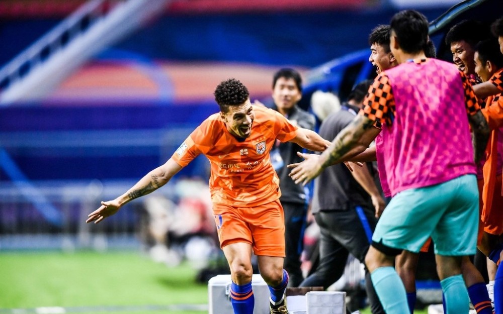 开云体育竞技-包含恒大客场击败鲁能，一举冲至积分榜榜首的词条