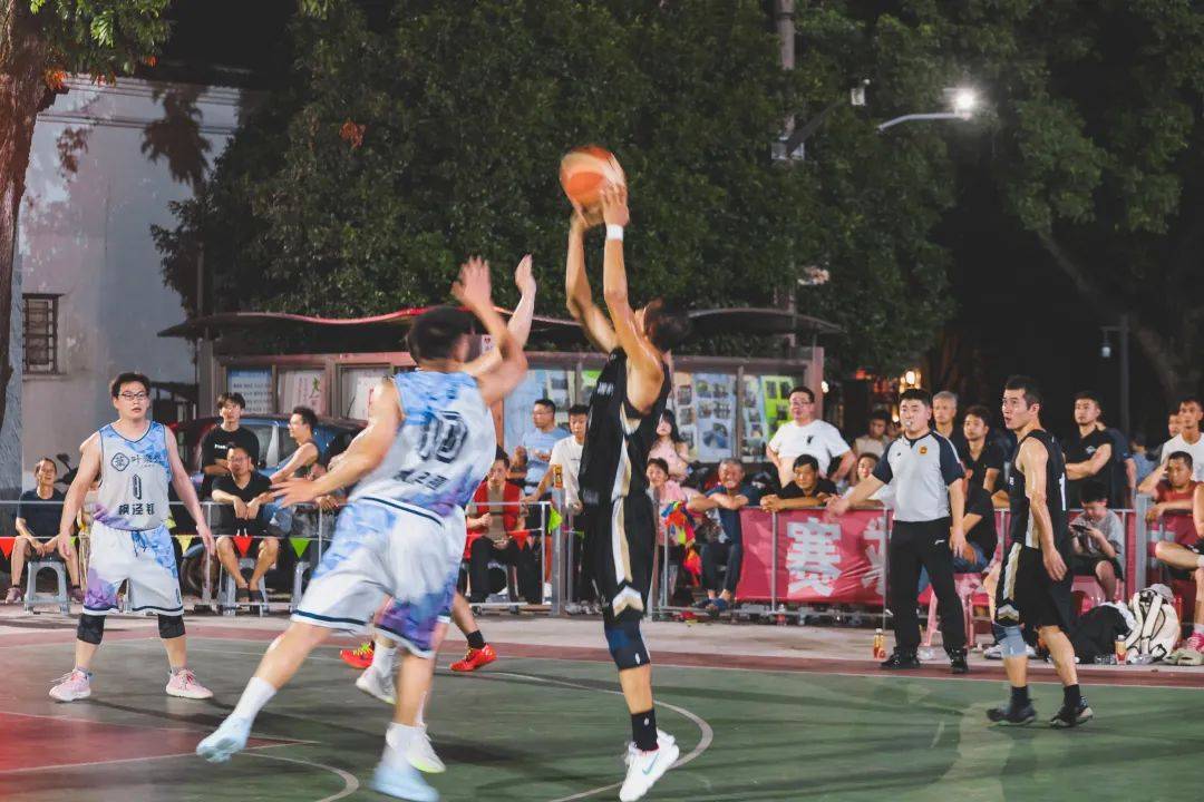 包含迷人的比赛画面，传递无限的篮球激情！的词条