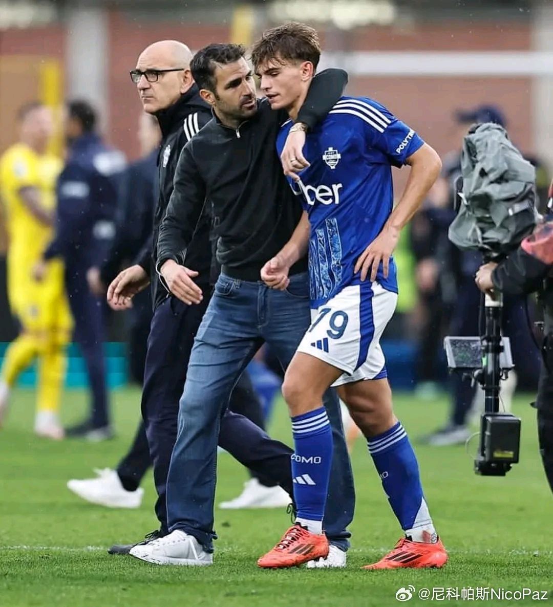 包含纽伦堡客场凭借一粒进球战平对手的词条